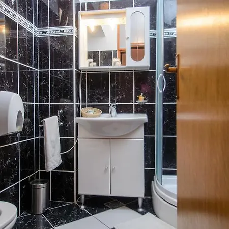 Anette トロギール
